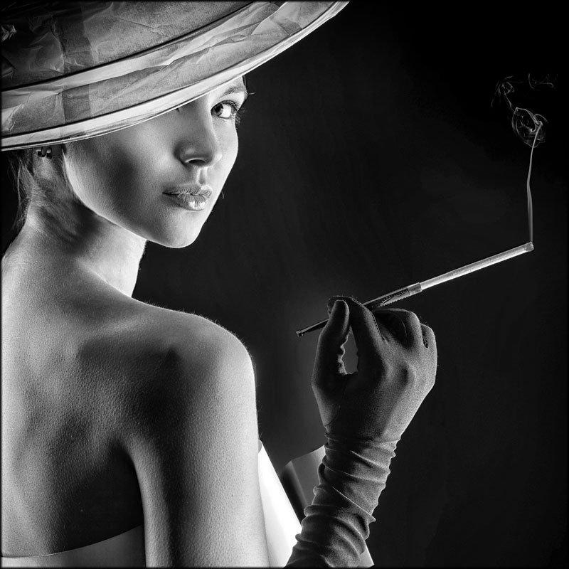 Quadro su tela ARTE 50x50cm SENSUAL LOOK del brand Lupia, categoria: Arredo e decorazioni > Quadri e Tele > Quadri bianco e nero, disponibile su Vorreishop.