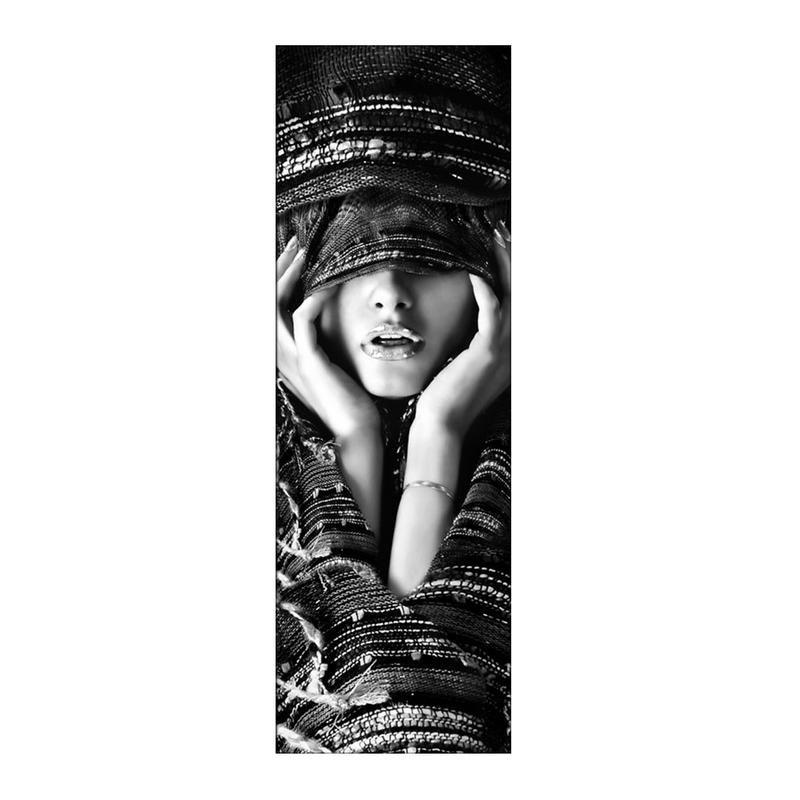 Quadro moderno lucido in plexiglass 50x150 cm SENSUAL WHISPER del brand Lupia, categoria: Arredo e decorazioni > Quadri e Tele > Quadri su Plexiglass, disponibile su Vorreishop.