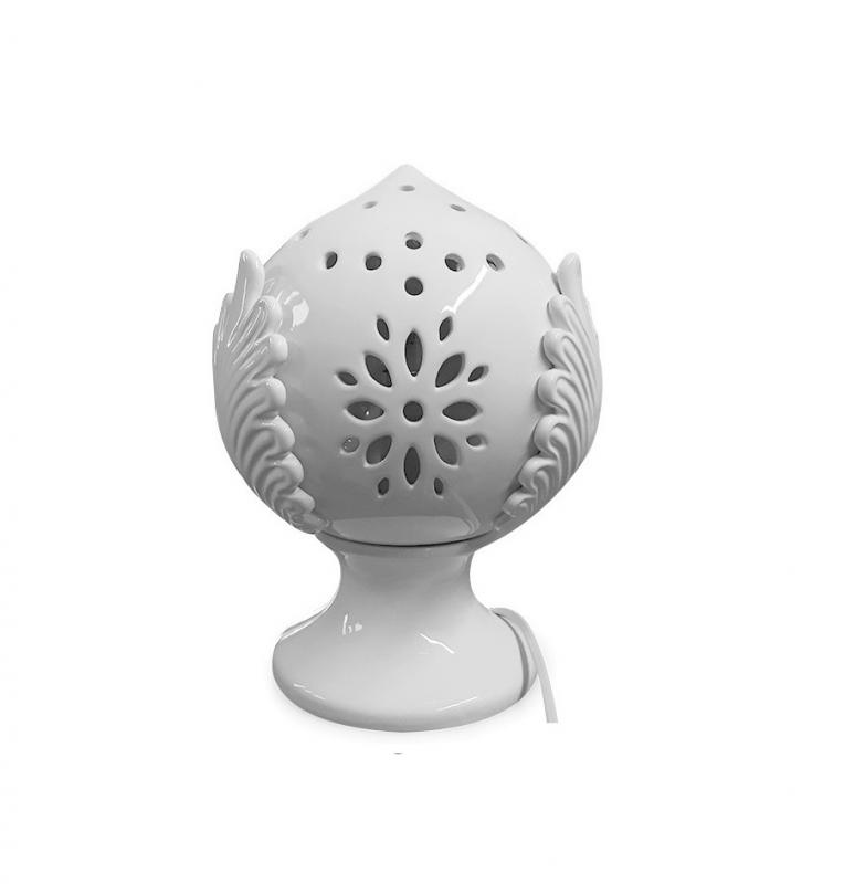 Pumo BIANCO Salentino lavorato Lampada da tavolo artistica in ceramica Altezza 25 cm   del brand Lupia, categoria: Artigianato salentino > Pietra leccese e carparo > Lampade e Orologi, disponibile su Vorreishop.