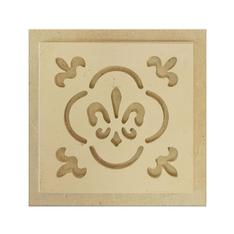 Decorazione Murale da Parete GIGLIO 18x18 cm in Pietra Leccese   del brand Maestro d'arte De Iaco Alfredo, categoria: Artigianato salentino > Pietra leccese e carparo > Decorazioni Murali.