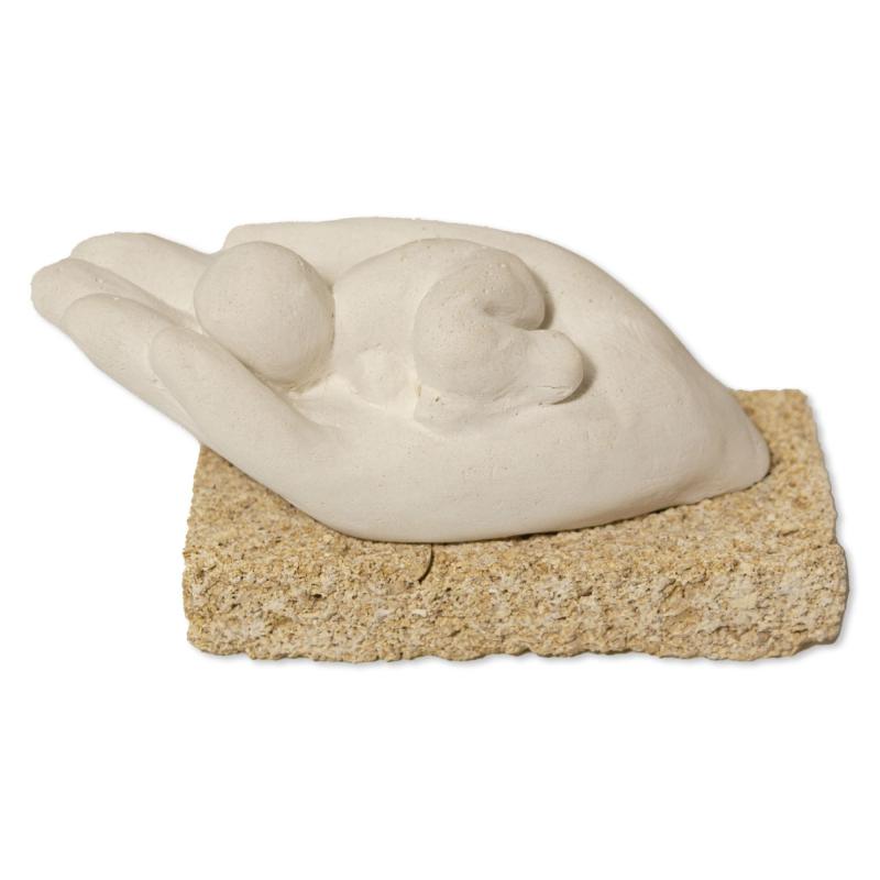 Bomboniera Statuetta NEWBORN Grande scultura soprammobile per Battesimo nascita in Pietra Leccese 11,5x4,5 H 5,5 cm del brand Maestro d'arte De Iaco Alfredo, categoria: Artigianato salentino > Pietra leccese e carparo > Sculture, disponibile su Vorreishop.