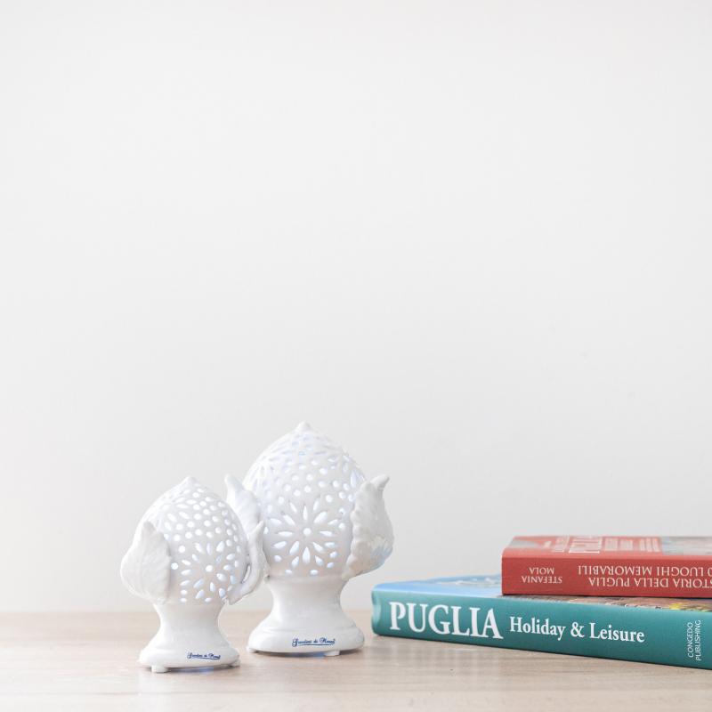 NEW Pumo BIANCO Salentino lavorato con micro LED decorazione in ceramica tipica pugliese - Medio H 12 cm del brand Lupia, categoria: Artigianato salentino > Ceramica Salentina > Pumo Salentino, disponibile su Vorreishop.