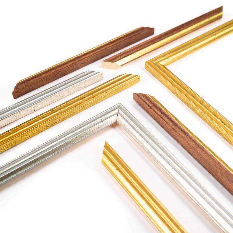 Cornice portafoto da parete argento SILVER, per foto, stampe artistiche, poster, quadri moderni - 18x24 cm del brand Lupia, categoria: Arredo e decorazioni > Cornici e Portafoto > Cornici portafoto da parete.