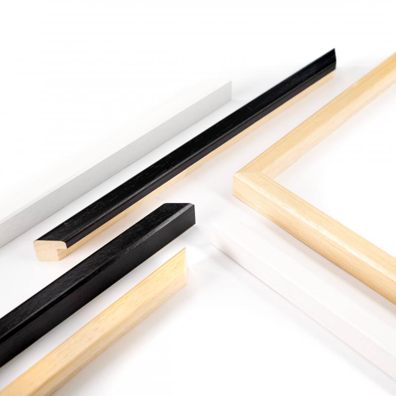 Cornice foto legno KRONOS Nera, per stampe, pergamene diplomi, poster, quadri moderni - 70x100 cm PLEX del brand Lupia, categoria: Arredo e decorazioni > Cornici e Portafoto > Cornici portafoto da parete.