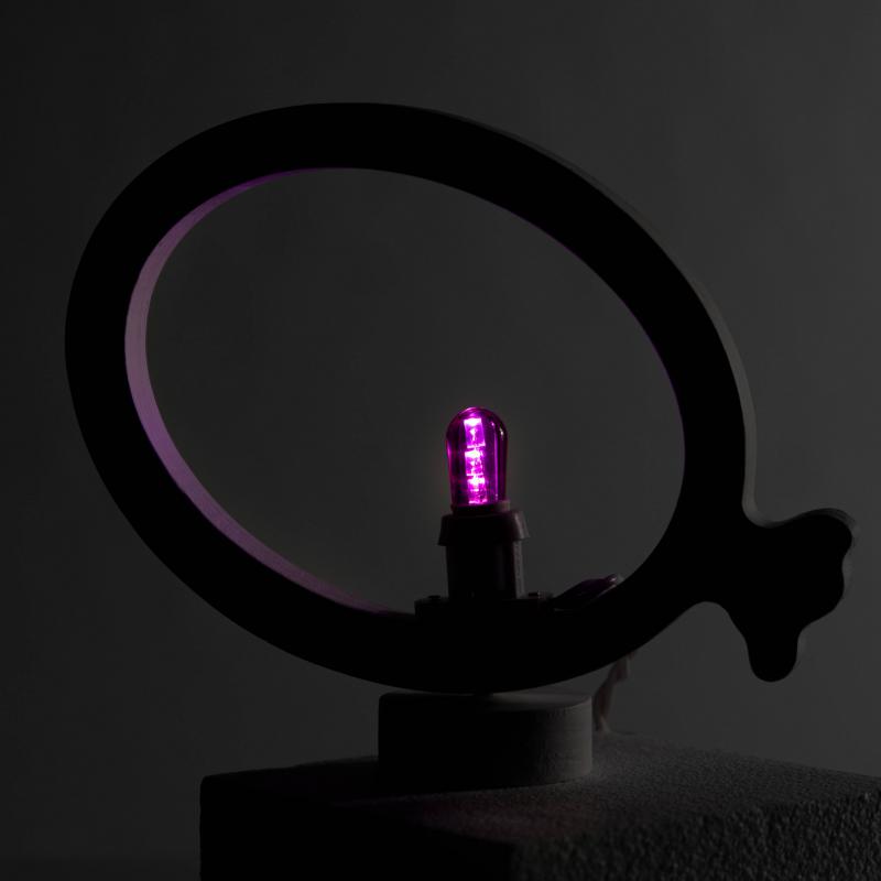 Lampada da tavolo o parete in legno PALLONCINO 21x21 cm LUMINARIA d'arredo pugliese - Lampadina Fucsia del brand Lupia, categoria: Artigianato salentino > Luminarie Salentine > Luminaria.