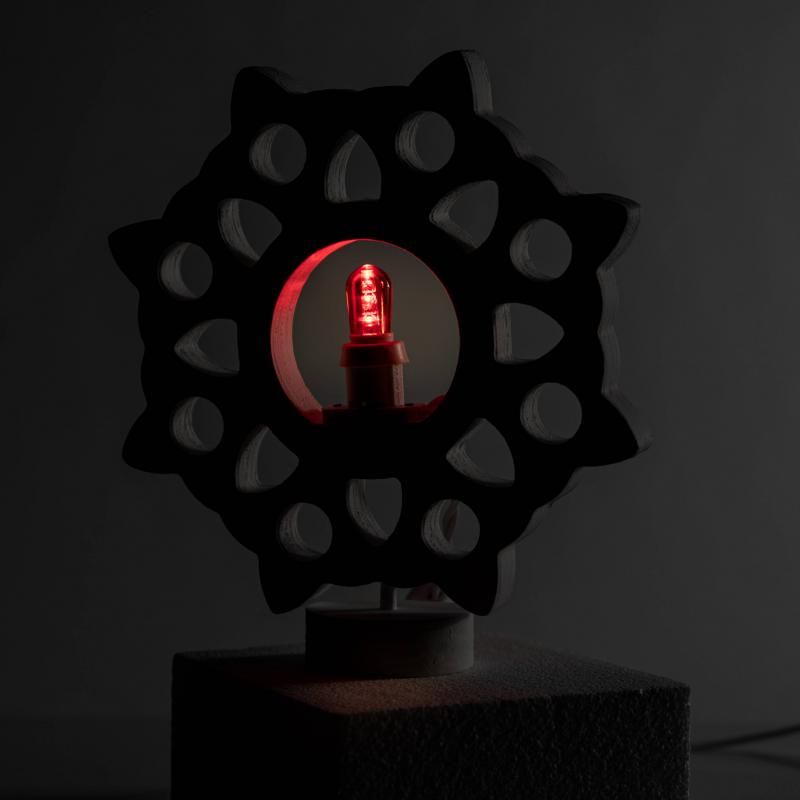 Lampada da tavolo in legno ROSONE SALENTINO 21x21 cm LUMINARIA d'arredo pugliese - Lampadina Rosso del brand Lupia, categoria: Artigianato salentino > Luminarie Salentine > Luminaria.