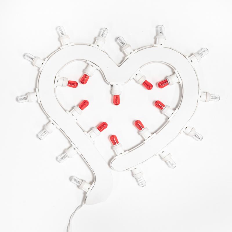 Lampada da Parete in Legno CUORE Grande 52x52 cm LUMINARIA d'arredo pugliese 24 lampadine - Lampadine Colorate del brand Lupia, categoria: Artigianato salentino > Luminarie Salentine > Luminaria, disponibile su Vorreishop.