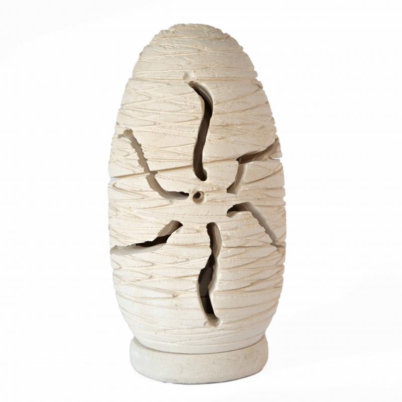 Lampada da terra o tavolo PIGNA SPAZZOLATA Grande scultura decorazione in Pietra Leccese salentina misure 35 x 12 cm del brand Maestro d'arte De Iaco Alfredo, categoria: Artigianato salentino > Pietra leccese e carparo > Lampade e Orologi, disponibile su Vorreishop.