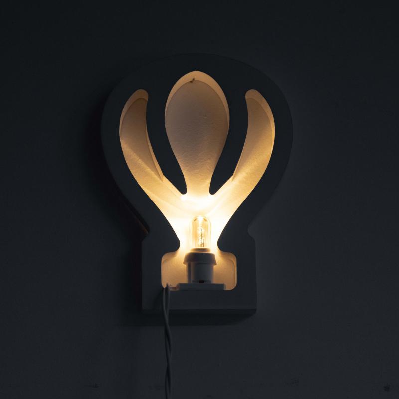 Lampada da tavolo o parete in legno MONGOLFIERA 15,5x2xH23 cm LUMINARIA d'arredo pugliese  - Lampadina Bianco Caldo del brand Lupia, categoria: Artigianato salentino > Luminarie Salentine > Luminaria.