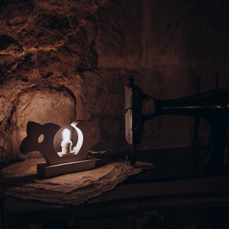 Lampada da tavolo in legno GIGLIO della fortuna 21x21 cm LUMINARIA d'arredo pugliese - Lampadina Verde del brand Lupia, categoria: Artigianato salentino > Luminarie Salentine > Luminaria.