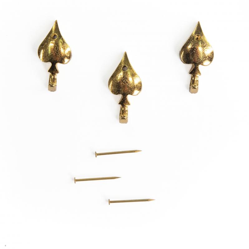 Kit 3 Ganci Per Quadro, appendino Specchiera, gancetti Cornice portafoto, serie ORO CUORE 3,1x1,5 cm con chiodi del brand Lupia, categoria: Bricolage e fai da te > Belle arti > Ganci per quadri e specchi, disponibile su Vorreishop.