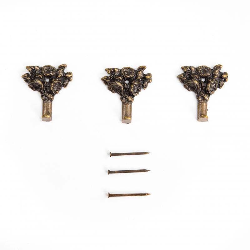Kit 3 Ganci Per Quadro, appendino Specchiera, gancetti Cornice portafoto, serie BRONZO BOUQUET PICCOLO 3,1x3,4 cm con chiodi del brand Lupia, categoria: Bricolage e fai da te > Belle arti > Ganci per quadri e specchi, disponibile su Vorreishop.