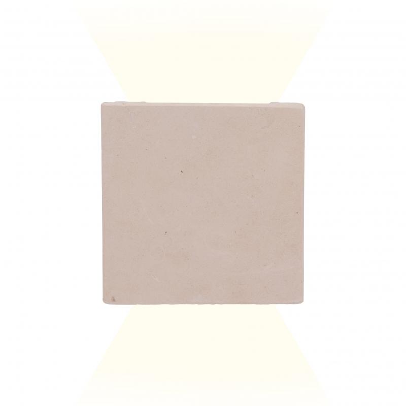 Applique da parete moderna per interno in Pietra Leccese CUBO 14,5x14,5xH15cm per soggiorno, cucina, bagno, camera da letto del brand Lupia, categoria: Artigianato salentino > Pietra leccese e carparo > Lampade e Orologi.