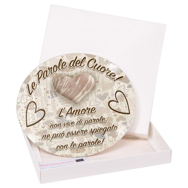 Bomboniera con Scatola bianca SOTTOPENTOLA in vetro temperato stampato LE PAROLE DEL CUORE diam. 21 cm idea regalo per Matrimonio Cresima Comunione Battesimo Anniversario Compleanno del brand Lupia, categoria: Idee regalo e bomboniere > Bomboniere > Bomboniere Sottopentola decorativi, disponibile su Vorreishop.
