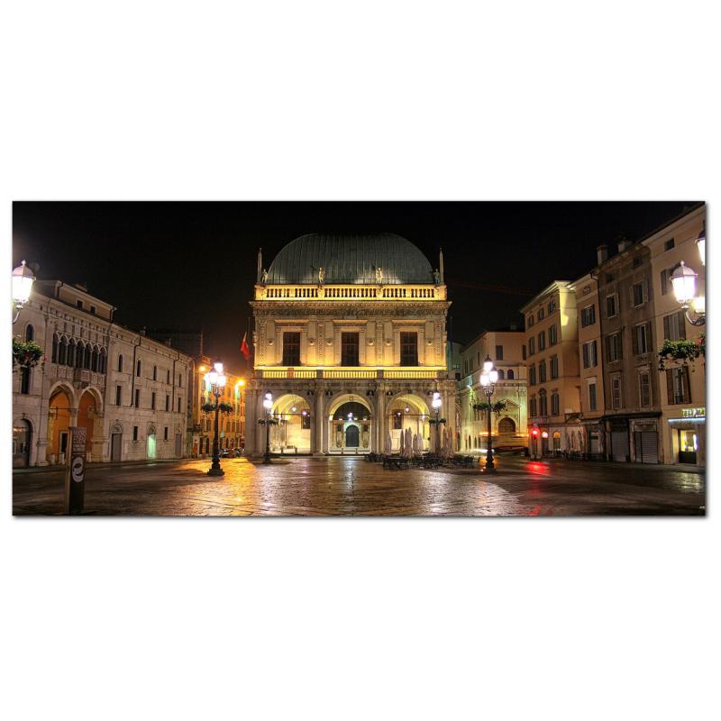 Lupia - Quadro moderno su Tela Canvas DEEP 65X143 cm, con paesaggi e localismi italiani, per casa, soggiorno, capezzale camera da letto, hotel, ufficio, BRESCIA - PIAZZA DELLA LOGGIA NOTTE    del brand Lupia, categoria: Arredo e decorazioni > Quadri e Tele > Quadri cittÃ  e Localismi, disponibile su Vorreishop.